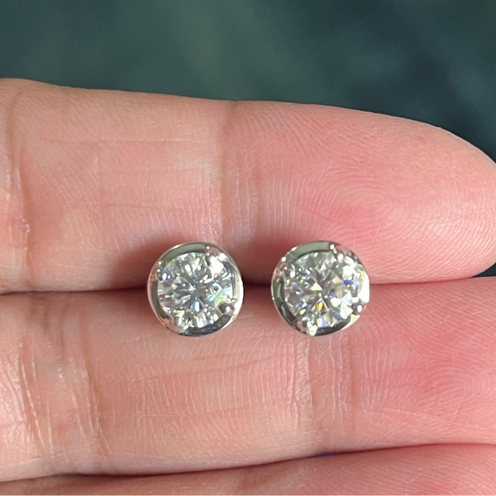 1 carat moissanite in 14k gold